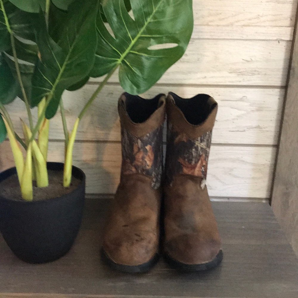 Boy’s Rocky boots 6